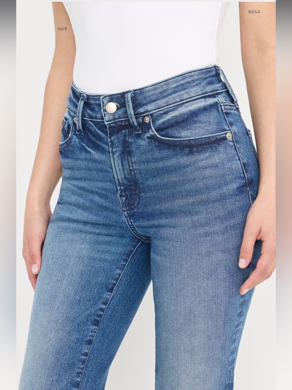 Good American Always Fits Petite Flare Jeans - Picture 3 of 10